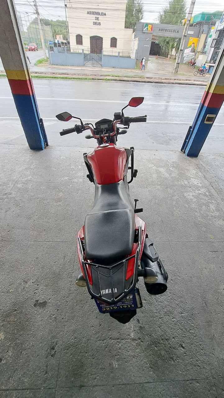 YAMAHA YBR 150 FACTOR ED POR CIMA